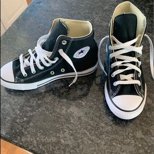 High top converse chuck taylors